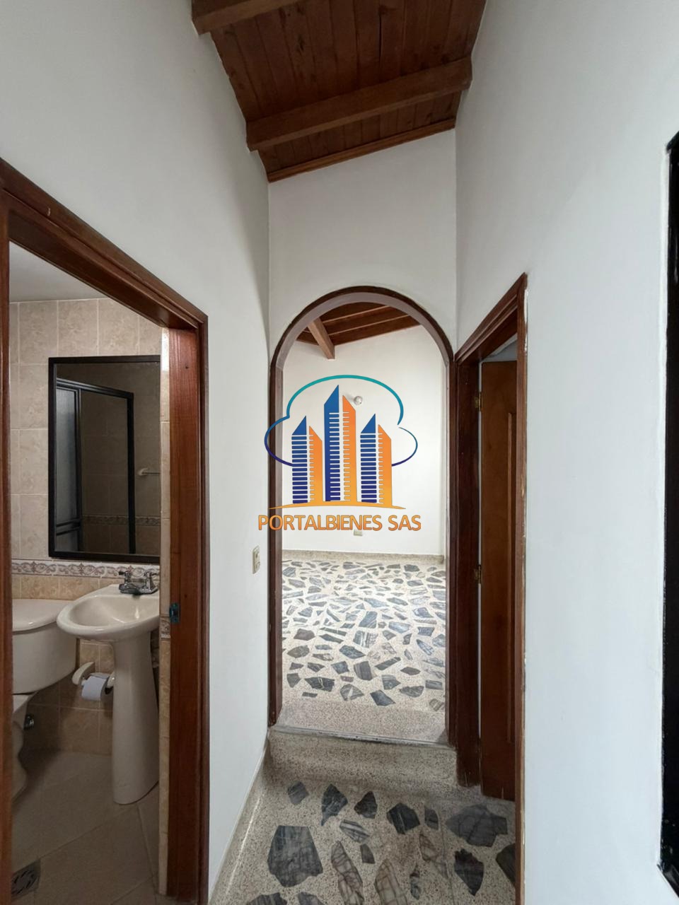 CASA-- LAURELES - Imagen 7