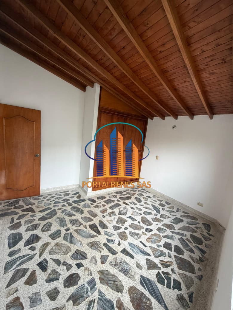 CASA-- LAURELES - Imagen 8