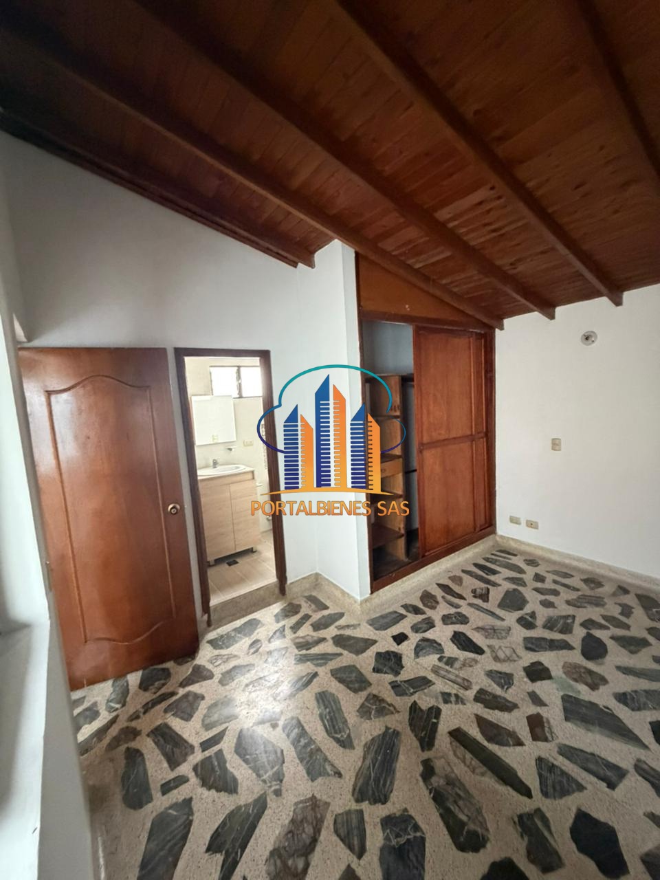 CASA-- LAURELES - Imagen 9