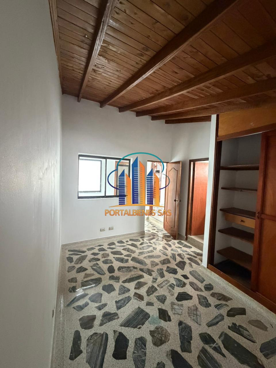 CASA-- LAURELES - Imagen 11