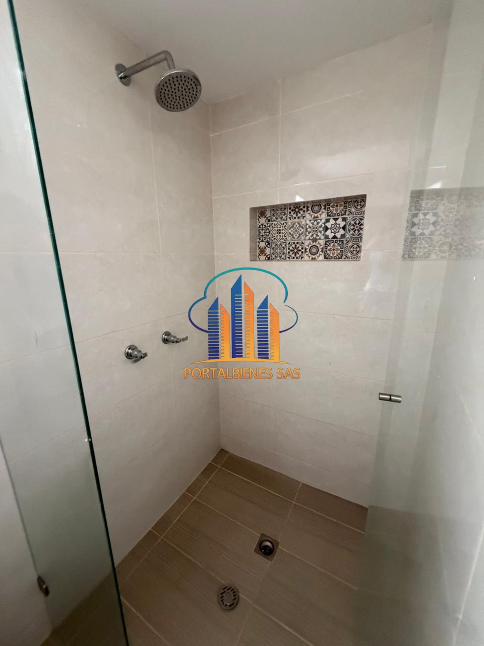 CASA-- LAURELES - Imagen 13