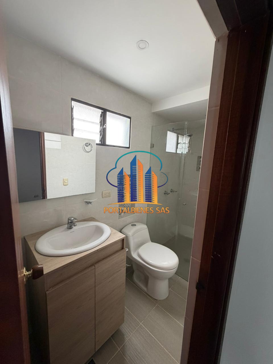 CASA-- LAURELES - Imagen 2