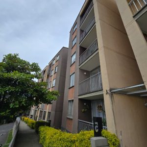 APARTAMENTO- RODEO ALTO